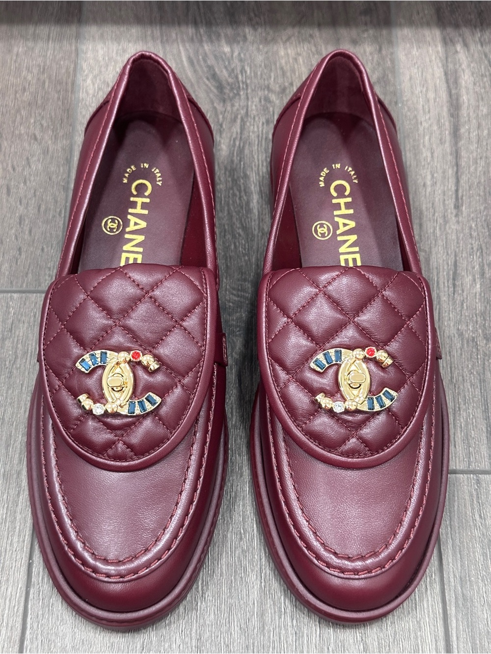 NEW 2026 CHANEL BURGUNDY LEATHER LOAFERS OXFORD SHOES GOLD STRASS CC TURNLOCK 37 - Picture 2 of 16